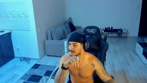 Snapshot of jonnyporn1 chatting on 11/01/25, 07:38 jonnyporn1 online show from 11/01/25, 07:38