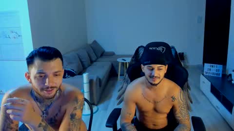 Snapshot of jonnyporn1 chatting on 11/12/25, 10:52 jonnyporn1 online show from 11/12/25, 10:52