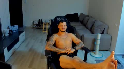 Snapshot of jonnyporn1 chatting on 11/15/25, 04:32 jonnyporn1 online show from 11/15/25, 04:32