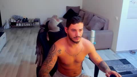 Snapshot of jonnyporn1 chatting on 11/26/25, 10:05 jonnyporn1 online show from 11/26/25, 10:05