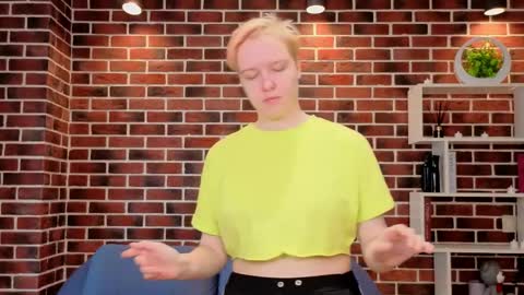 Ellie online show from 05/16/26, 08:22