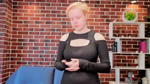 Ellie online show from 05/17/26, 08:12