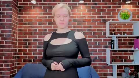 Ellie online show from 05/23/26, 08:18