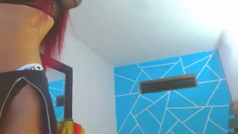 Snapshot of jorlatinhot420 chatting on 12/19/25, 03:13 perryt 420 online show from 12/19/25, 03:13