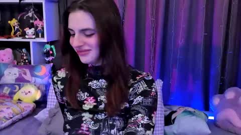 Snapshot of jorougumo chatting on 11/21/25, 05:00 Rose online show from 11/21/25, 05:00