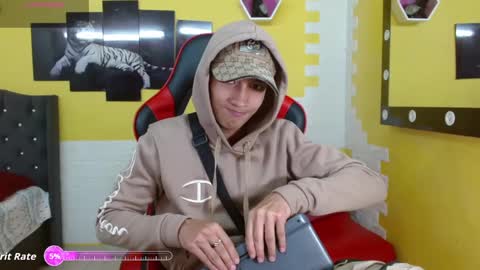 Snapshot of jose_sexycumm chatting on 10/13/25, 05:02 jose_sexycumm online show from 10/13/25, 05:02