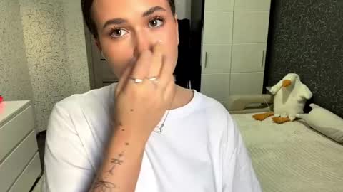 Eli online show from 04/14/26, 11:27