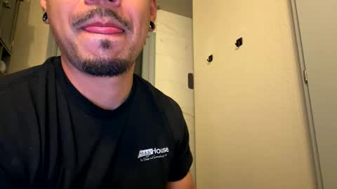 Snapshot of joselopez22331 chatting on 06/08/26, 06:25 J online show from 06/08/26, 06:25