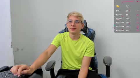 Snapshot of joseph_brown_ chatting on 12/12/24, 11:29 JOSEPH BROWN online show from 12/12/24, 11:29