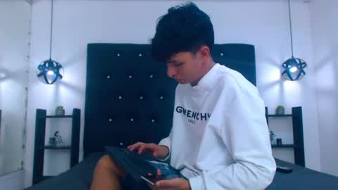 Joseph Gonzalez online show from 04/12/26, 07:30