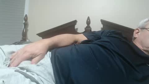 josephgr2021 online show from 01/31/25, 08:33