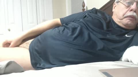 josephgr2021 online show from 02/02/25, 03:28