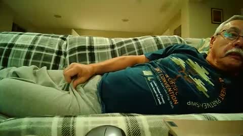 josephgr2021 online show from 11/22/25, 02:54