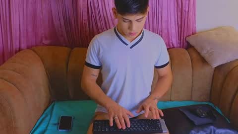 JOSETH ARIAZ online show from 05/02/26, 11:04