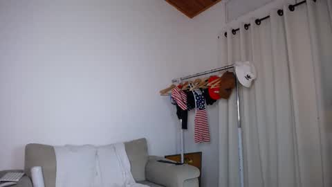 josezaens_ online show from 11/08/25, 08:03