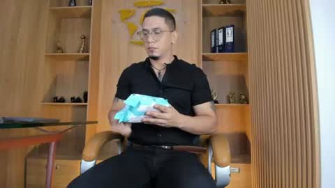 Snapshot of joshmiller___ chatting on 07/17/26, 11:50 joshmiller___ online show from 07/17/26, 11:50