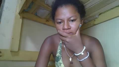 Snapshot of josiane93 chatting on 10/27/25, 03:43 josiane online show from 10/27/25, 03:43