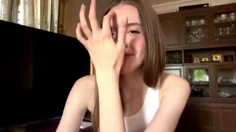 Snapshot of josiedeibel chatting on 07/20/26, 10:39 Luna online show from 07/20/26, 10:39
