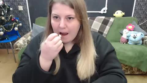 josiesun771 online show from 02/07/25, 07:07