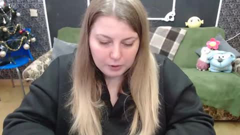 josiesun771 online show from 02/07/25, 10:08