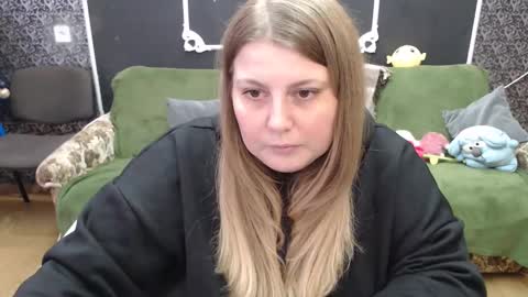 josiesun771 online show from 02/21/25, 10:39