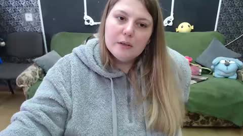 josiesun771 online show from 02/24/25, 10:26