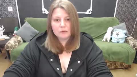 josiesun771 online show from 04/12/26, 10:09