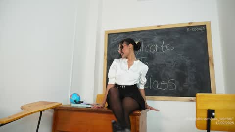 Snapshot of joss_caprice chatting on 02/12/25, 12:44 Joss online show from 02/12/25, 12:44