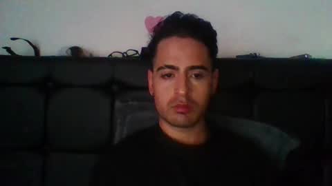 Snapshot of josux8 chatting on 11/19/25, 06:52 josux8 online show from 11/19/25, 06:52