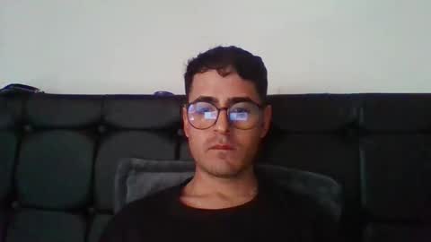 Snapshot of josux8 chatting on 12/16/25, 04:01 josux8 online show from 12/16/25, 04:01