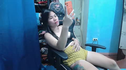 Snapshot of jove_thefoxgirl chatting on 05/16/26, 10:36 lyn online show from 05/16/26, 10:36