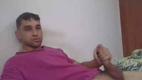 Snapshot of jovenvergonguapo09 chatting on 12/15/25, 01:48 Van Helsing online show from 12/15/25, 01:48