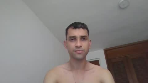 Snapshot of jovenvergonguapo09 chatting on 12/19/25, 12:12 Van Helsing online show from 12/19/25, 12:12