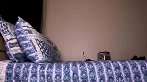 Joy3100 online show from 12/17/25, 04:29