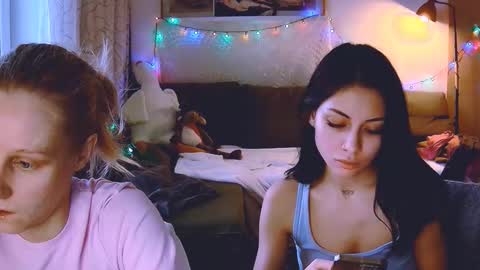 Snapshot of joy_keys chatting on 12/21/24, 11:44 joy_keys online show from 12/21/24, 11:44