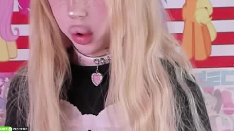 Joy Barker online show from 04/18/26, 03:32