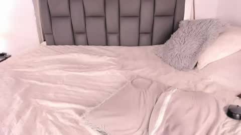 Snapshot of joyce_park_ chatting on 12/12/24, 09:48 Tell me Kathe online show from 12/12/24, 09:48