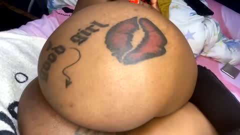 Snapshot of joyslim1 chatting on 01/09/25, 05:23 Butterflyass online show from 01/09/25, 05:23