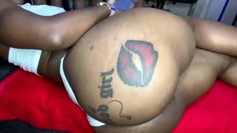 Butterflyass online show from 01/19/26, 02:37