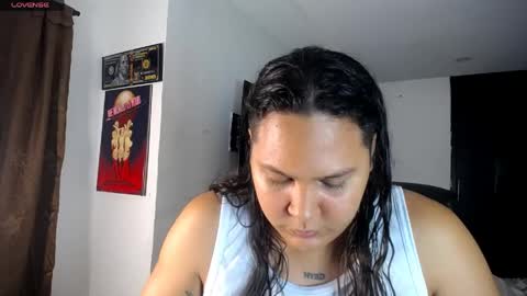 INDEPENDENT MODEL online show from 04/17/26, 02:25