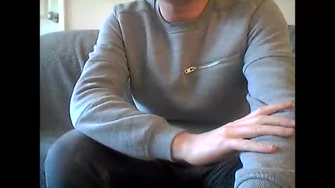 jr_9102 online show from 02/19/25, 02:34