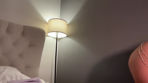 Snapshot of js_girls chatting on 12/26/24, 05:08 Jennie and Sophia online show from 12/26/24, 05:08