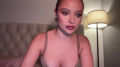 Snapshot of js_girls chatting on 01/31/25, 06:03 Jennie and Sophia online show from 01/31/25, 06:03