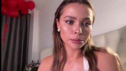 Snapshot of js_girls chatting on 09/15/25, 04:29 Jennie and Sophia online show from 09/15/25, 04:29