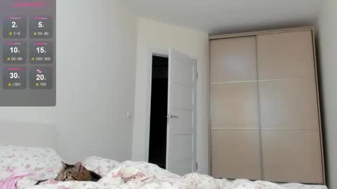 Julia and Julia online show from 10/17/25, 09:23