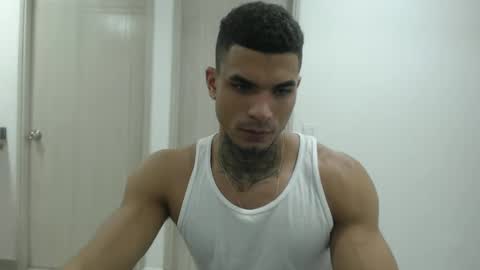 juan_gomez_1 online show from 12/10/24, 10:26