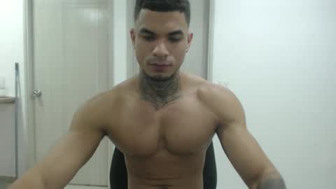 juan_gomez_1 online show from 12/15/24, 10:37