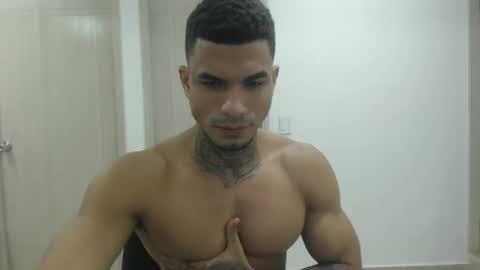juan_gomez_1 online show from 12/16/24, 10:50