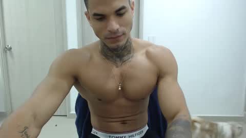 juan_gomez_1 online show from 01/10/25, 10:39