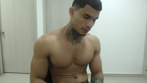 juan_gomez_1 online show from 02/25/25, 10:58